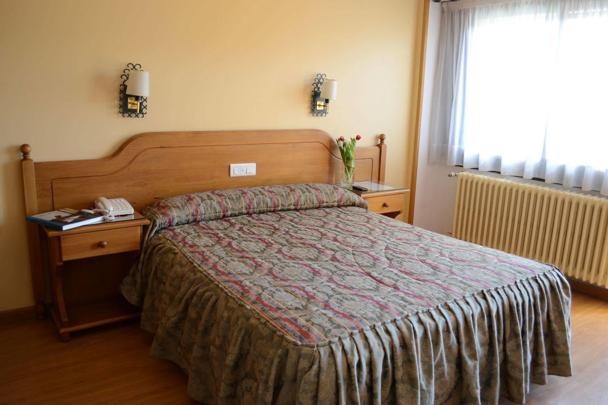 Hotel Mi Casa Sabiñánigo 외부 사진